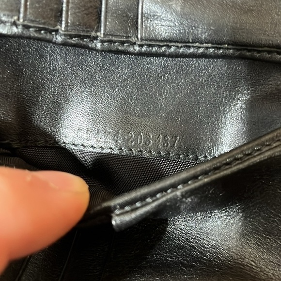 GUCCI SHERRY LINE SUEDE AND LEATHER WALLET - Picture 11 of 16